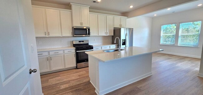 Building Photo - 3 Bed | 2.5 Bath | 2-Car Garage | Brand-New Waterside Home