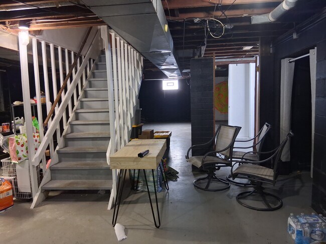 Building Photo - Joyanne Court