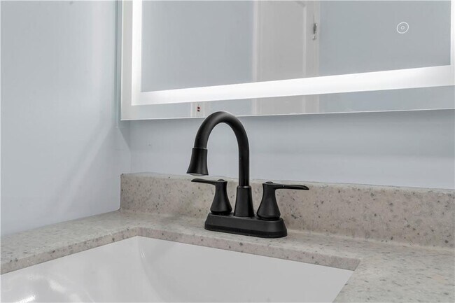 Building Photo - 135 Illinois St