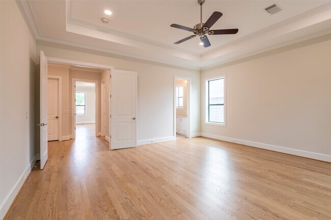 Building Photo - 1507 Martin St