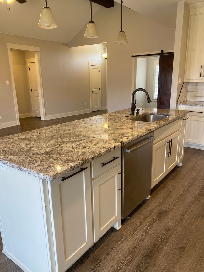 Building Photo - 3 bed 2 bath in Frenship ISD