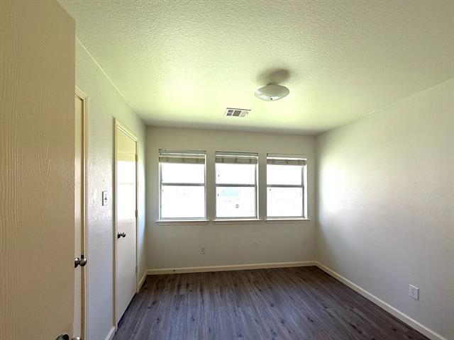 Building Photo - 507 Tumbleweed Dr
