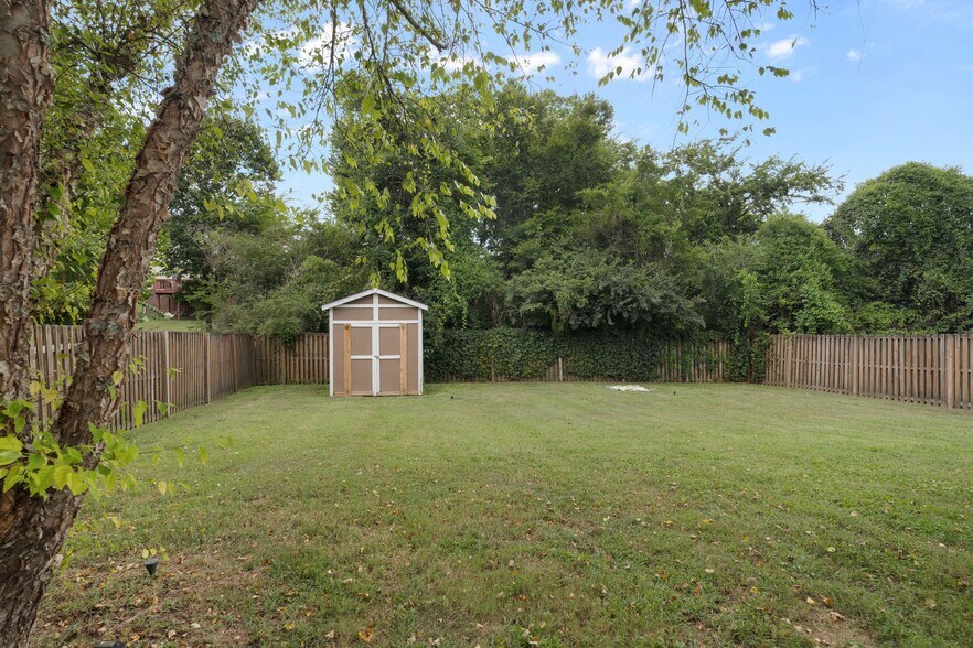 Building Photo - 1107 Saddle Creek Dr