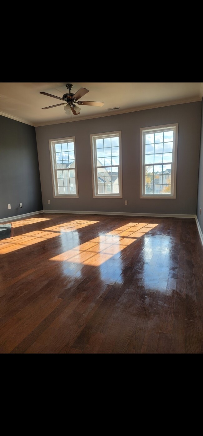 Building Photo - 650 Ganyard Farm Way