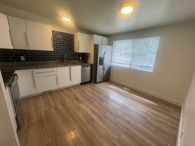 Building Photo - Beautiful home for rent in West Valley City!