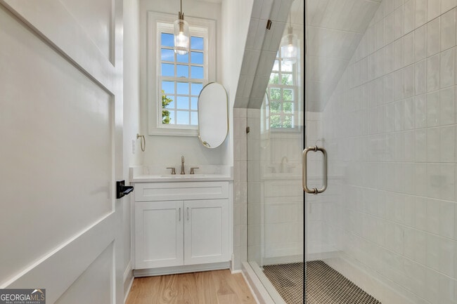 Building Photo - 11 Bourbon St