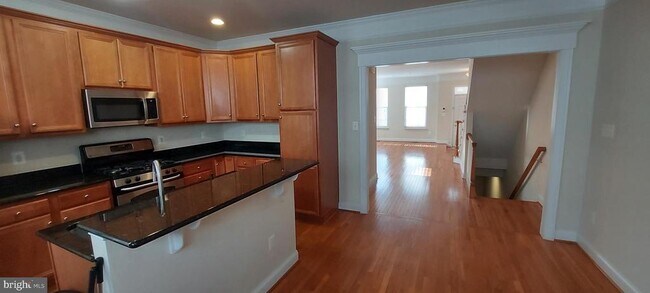 Building Photo - 11808 Regents Park Dr