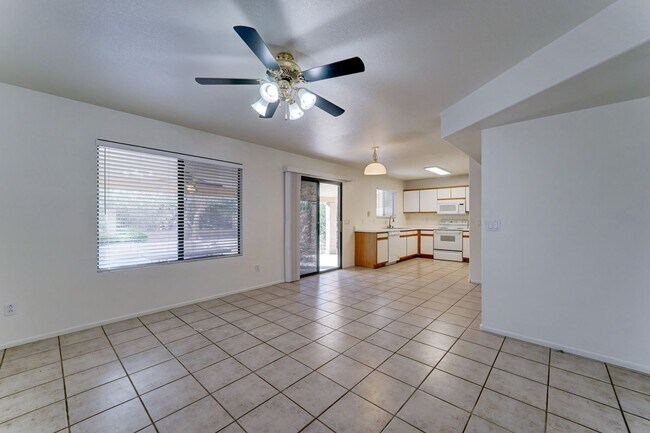 Building Photo - Desirable North Phoenix  Home with 1 Downs...