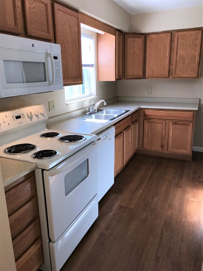 Building Photo - 4554 Baylor Ct