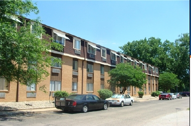 Primary Photo - Clinton Chateau Apartments