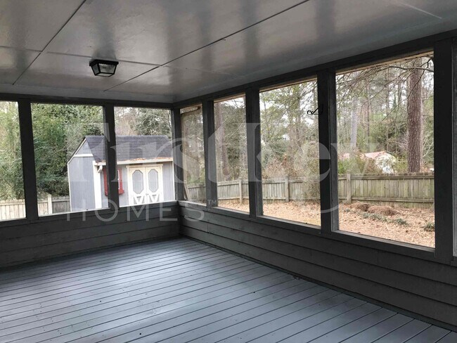 Building Photo - 2029 Abington Ln