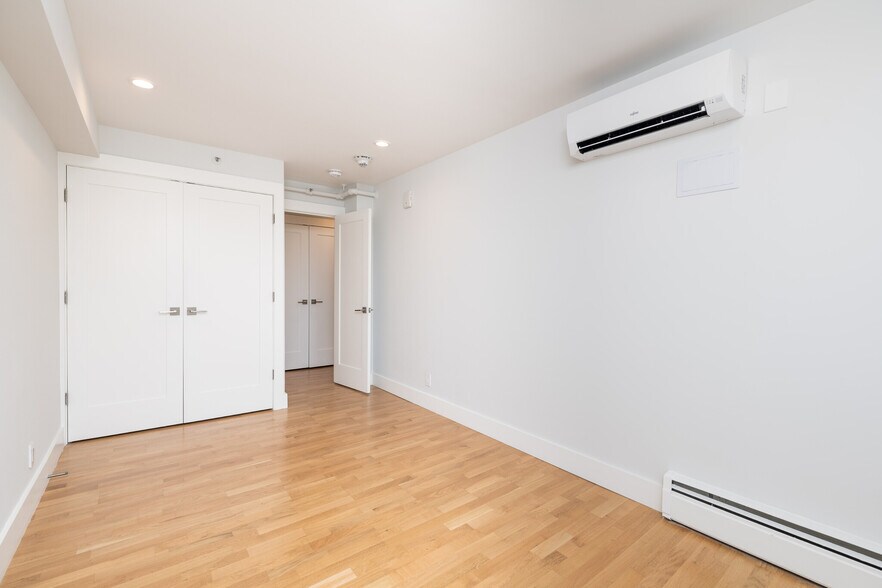 Building Photo - 1410 Columbia Rd