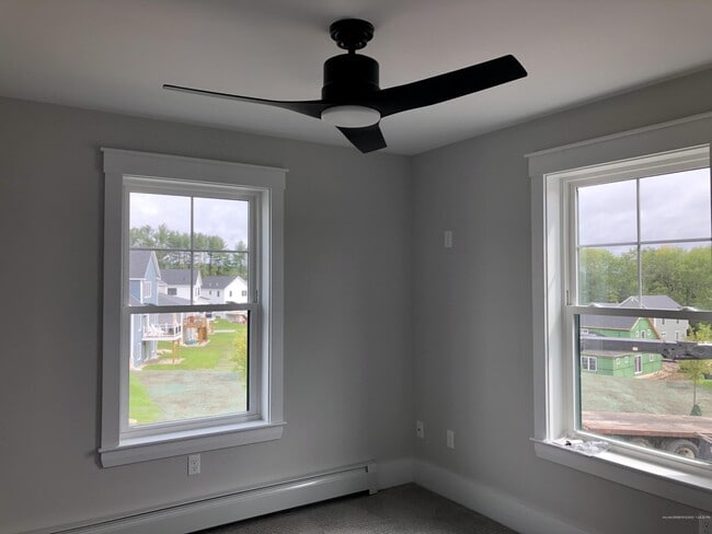 Building Photo - 1 Wagon Wheel Ln