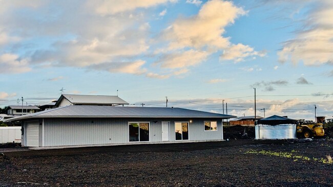 Building Photo - Stunning Views, Move-In Ready Bliss