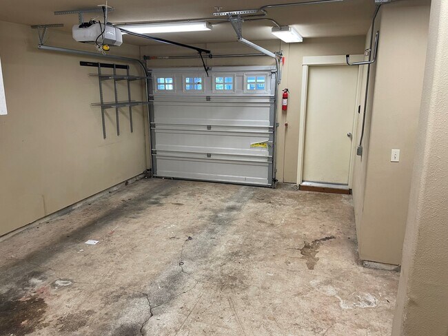 Building Photo - 1935 NE 50th Way