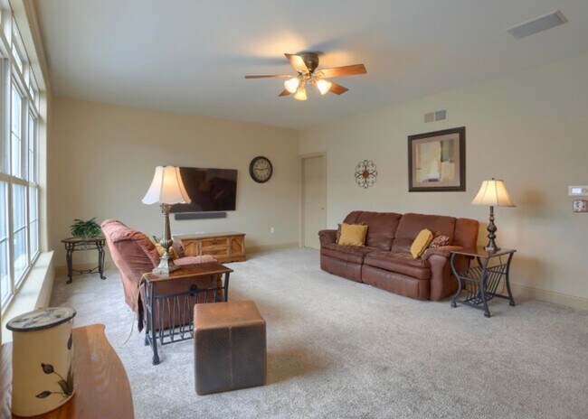 Building Photo - Luxury 5-Bedroom Home for Rent – $4,500/Month + Utilities