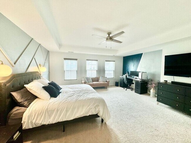 Building Photo - 1/2 off 1st and 2nd month rent - Pristine ...