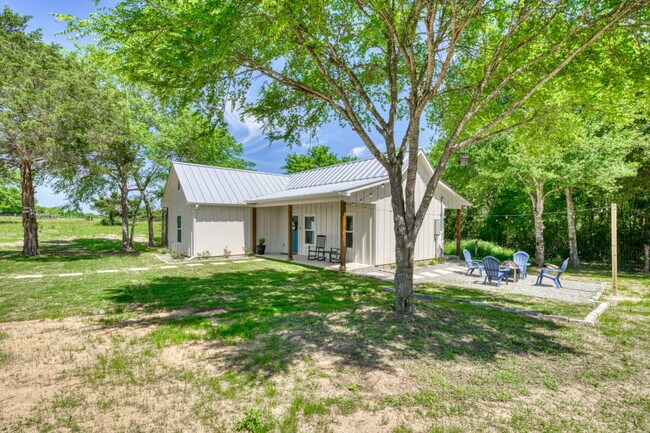 Building Photo - 8300 Lone Star Rd