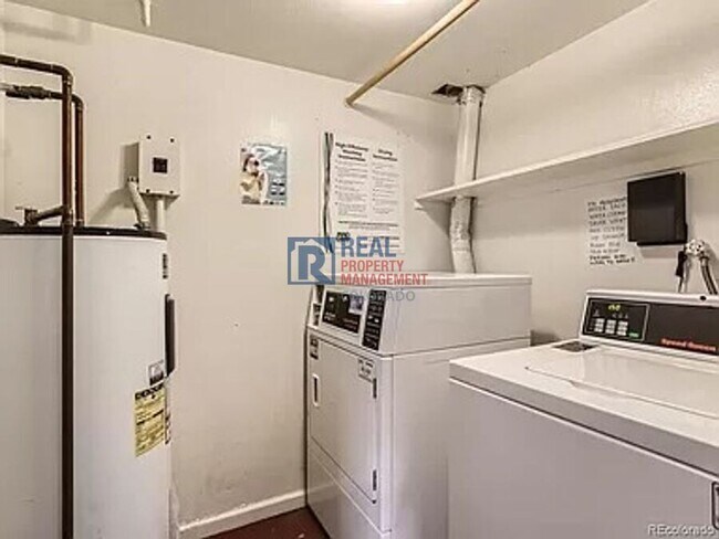 Building Photo - 9110 E Girard Ave