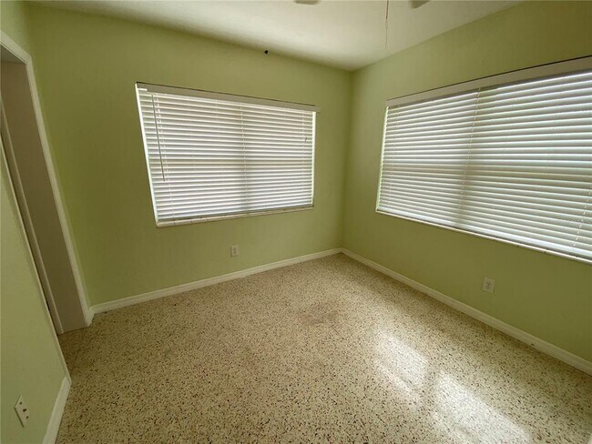 Building Photo - 4377 32nd Terrace N