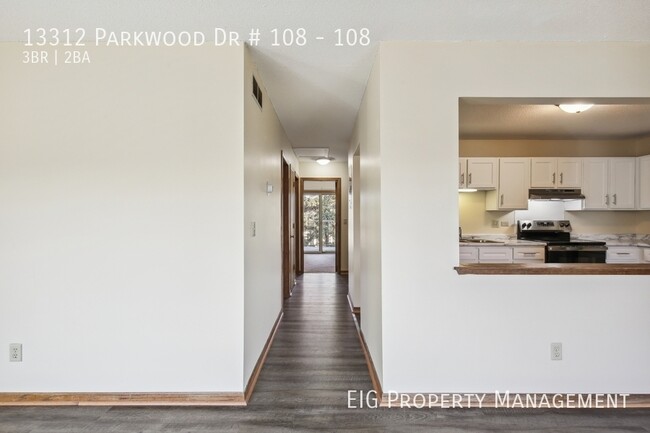 Building Photo - 13312 Parkwood Dr