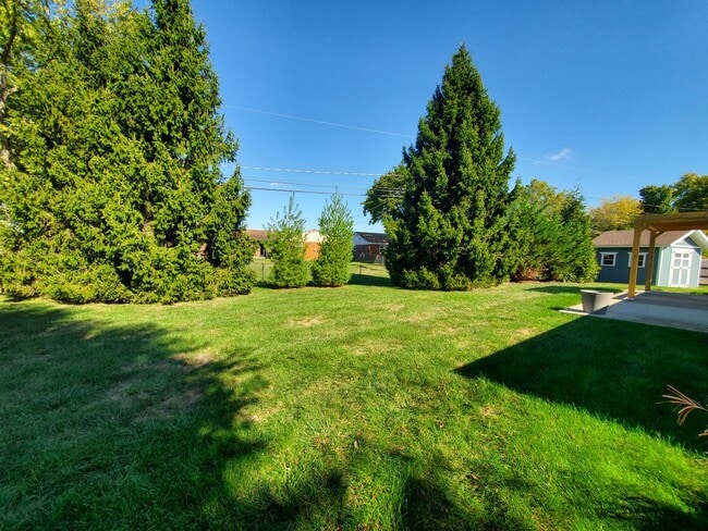 Building Photo - 3-bedroom 2 Full Bath Ranch Home