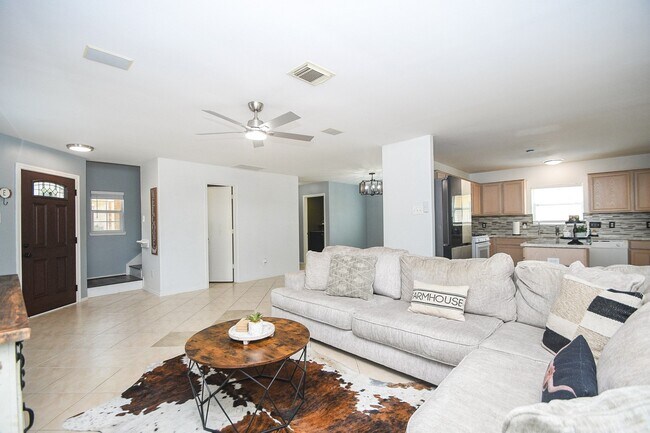 Building Photo - 20506 Lantern Springs Ln