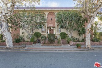 Building Photo - 2616 5th St