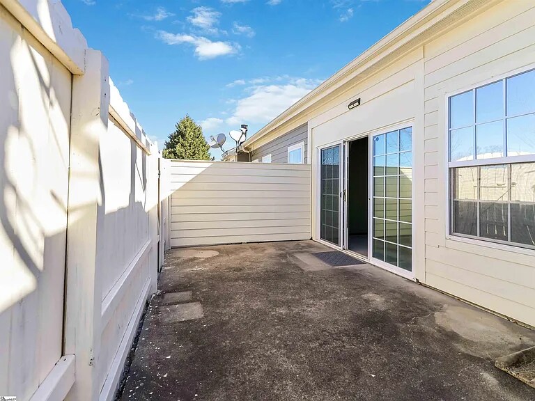 Fenced Porch - 116 Ashgrove Ln