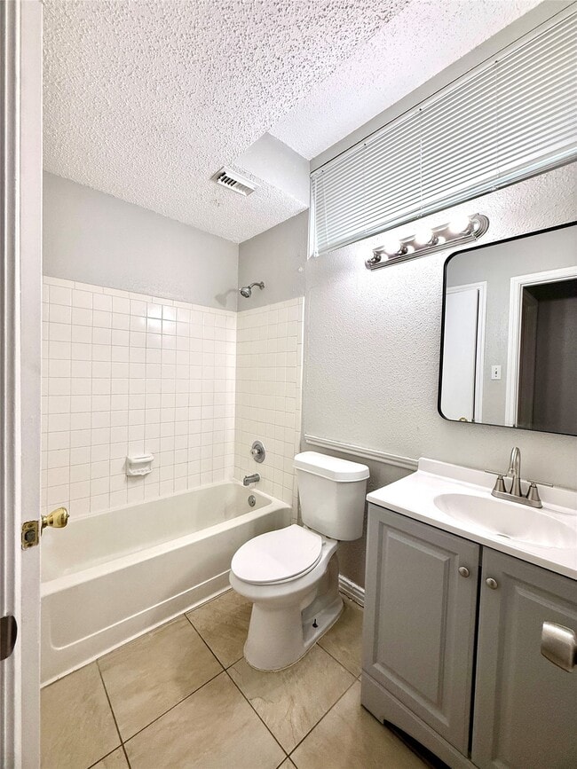Building Photo - 18586 N Lyford Dr