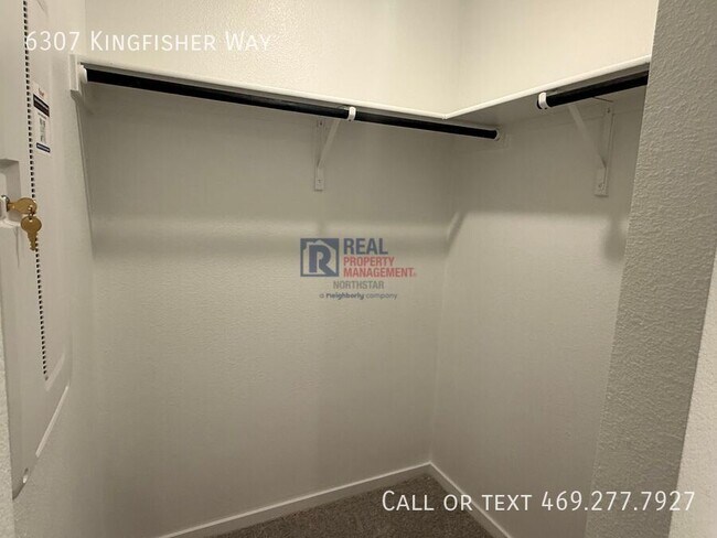 Building Photo - 6307 Kingfisher Wy