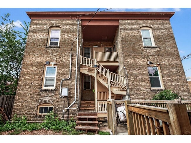Building Photo - 722 Grand Ave