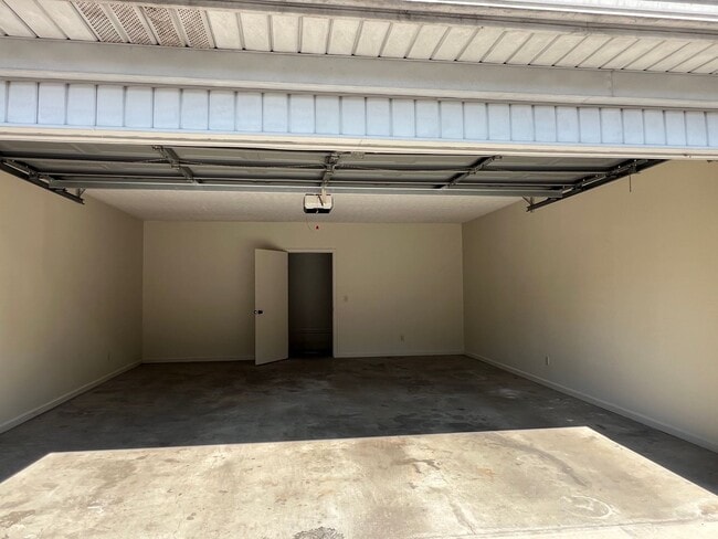 Building Photo - 514 N 2nd St