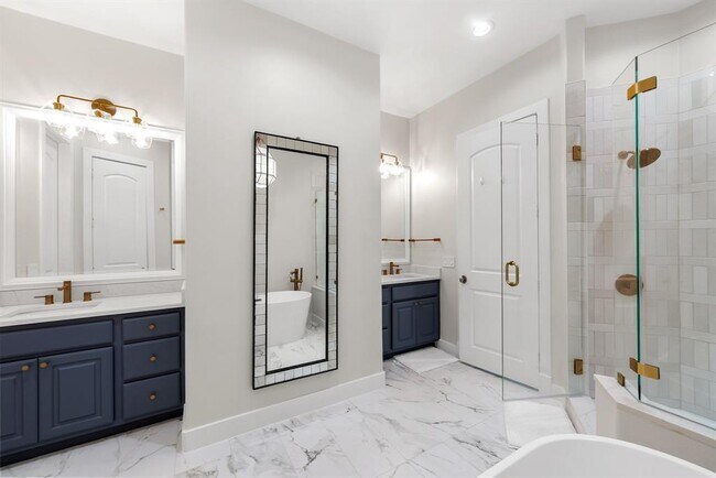 Building Photo - 1529 Barton Springs Rd