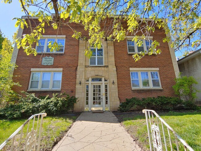 Primary Photo - 576 Grand Ave
