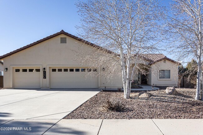 Building Photo - 7236 Pinnacle Pass Dr