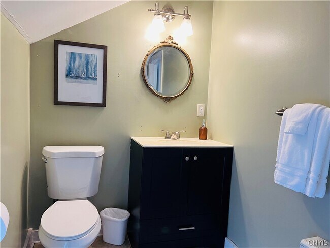 Building Photo - 22 State St