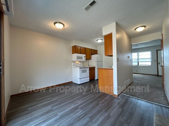 Building Photo - 1322 S Jackson St