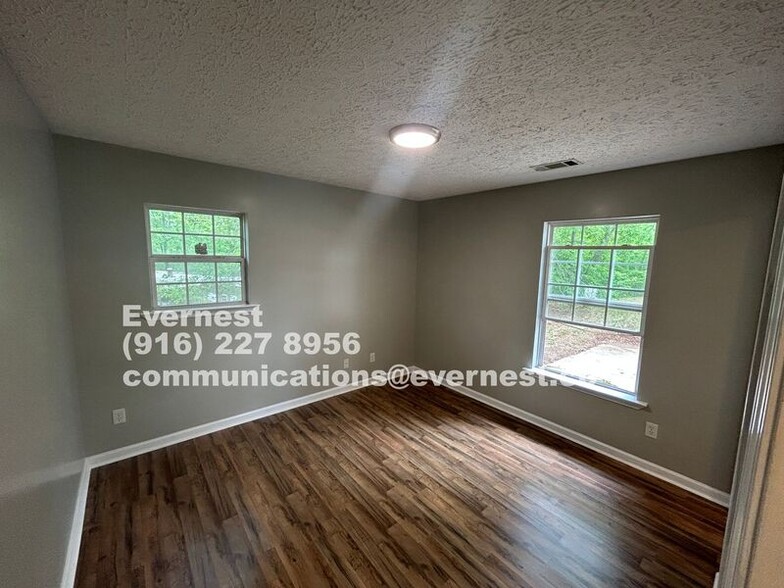 Building Photo - 1612 Deer Springs Rd