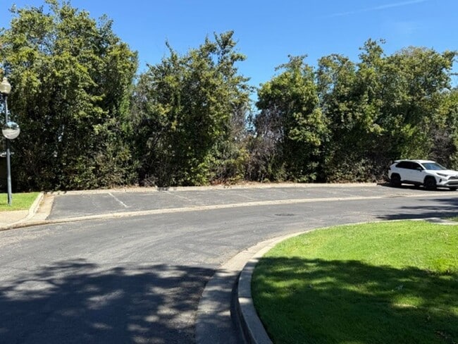 Building Photo - 4175 Amberwood Cir
