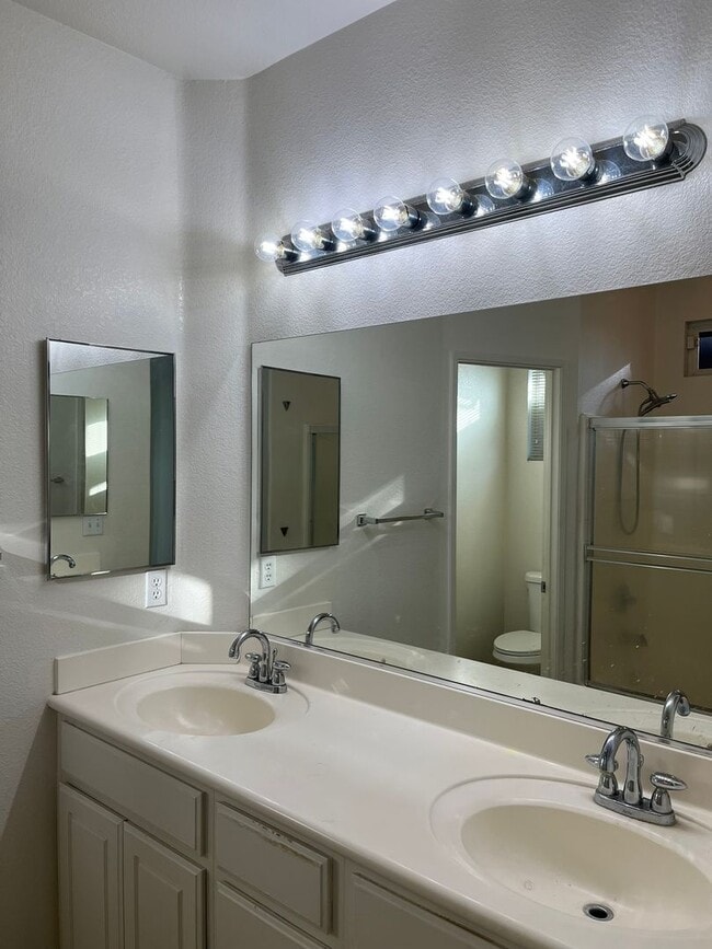 Building Photo - COMING SOON! 3 bedroom- 2 bath Home in Victorville!