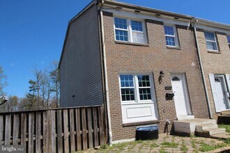 Building Photo - 2915 Pheasant Ln