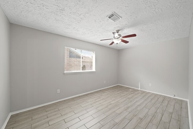 Building Photo - 7227 Colima Dr