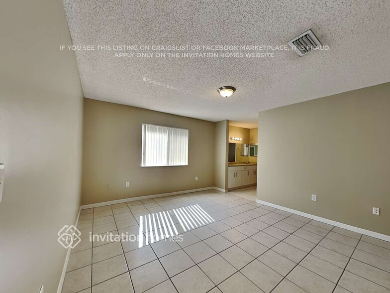 Building Photo - 3568 W 72nd St