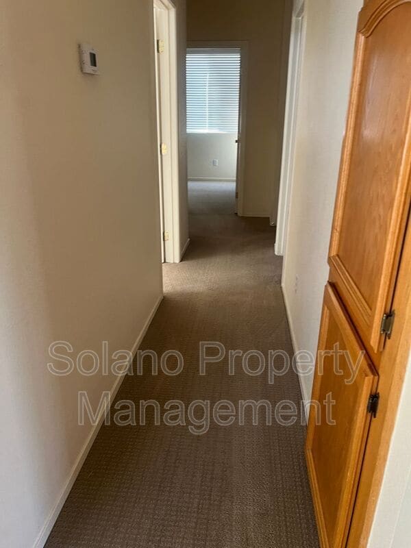 Building Photo - 480 Stern Dr