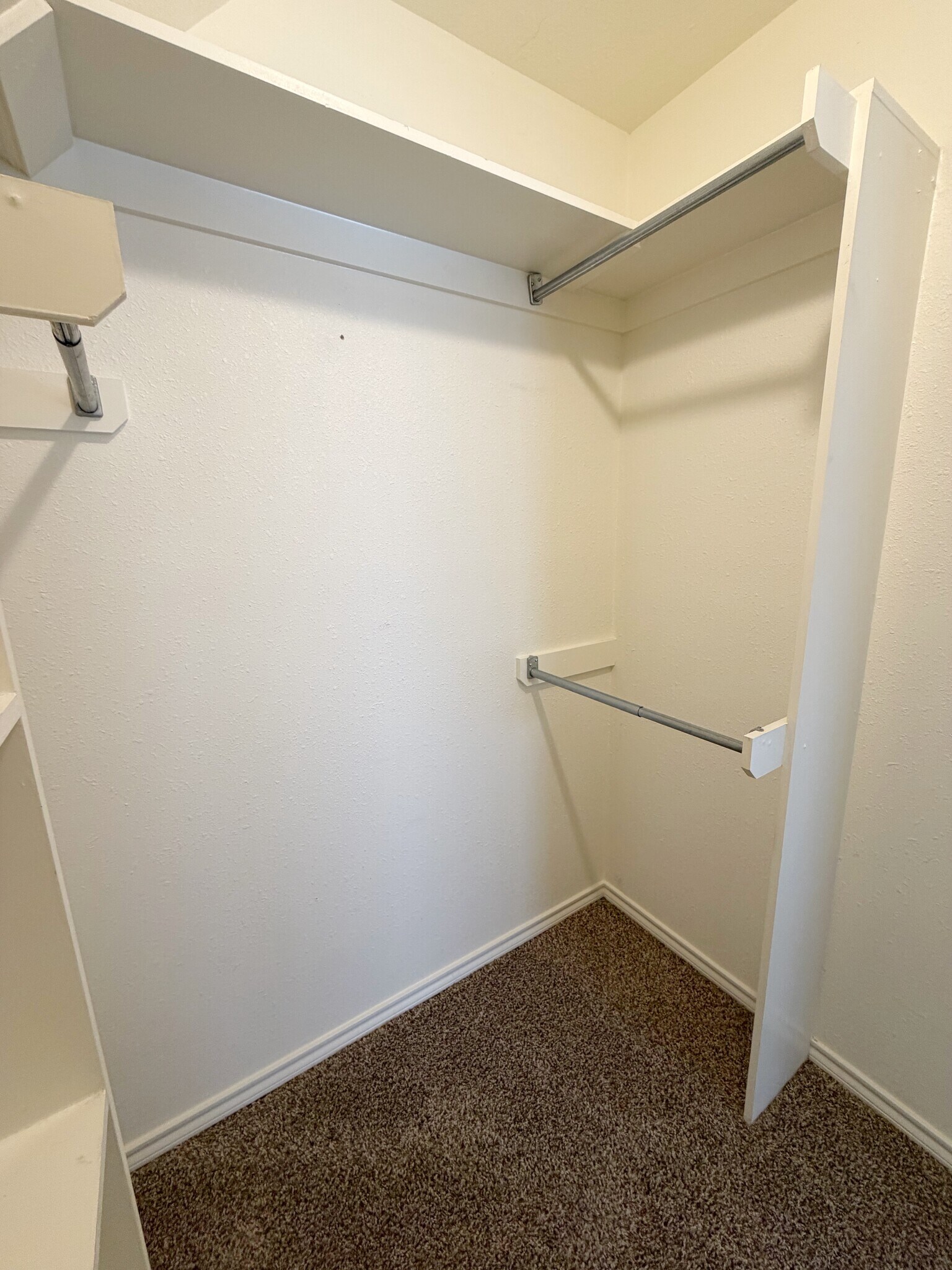 Primary Closet - 307 Sunset Blvd