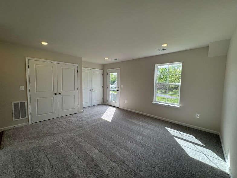 Building Photo - 57 Gray Silver Rd