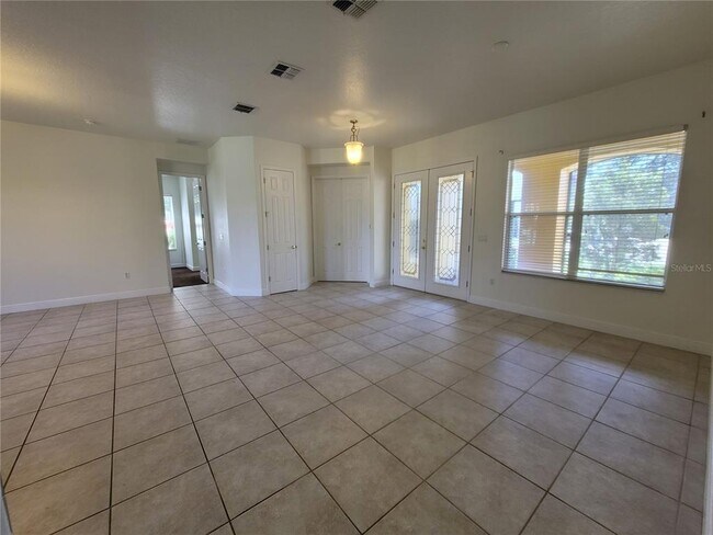 Building Photo - 113 Torino Ln