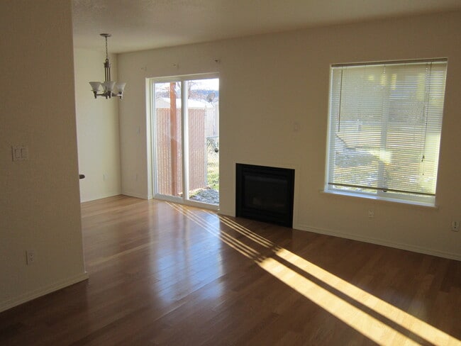 Building Photo - 1714 Lancaster Ave