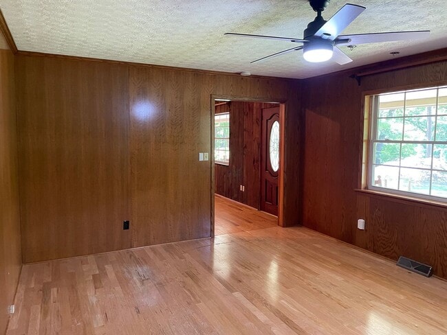 Building Photo - Beautiful 2 Bed, 2 Bath home located in Se...